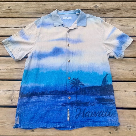 Tommy Bahama “Hawaii” Beach Scene Shirt - Size M - Picture 2 of 9